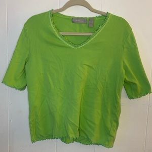 Green Liz Claiborne Short Sleeve Top With Ruffled Blue Edges